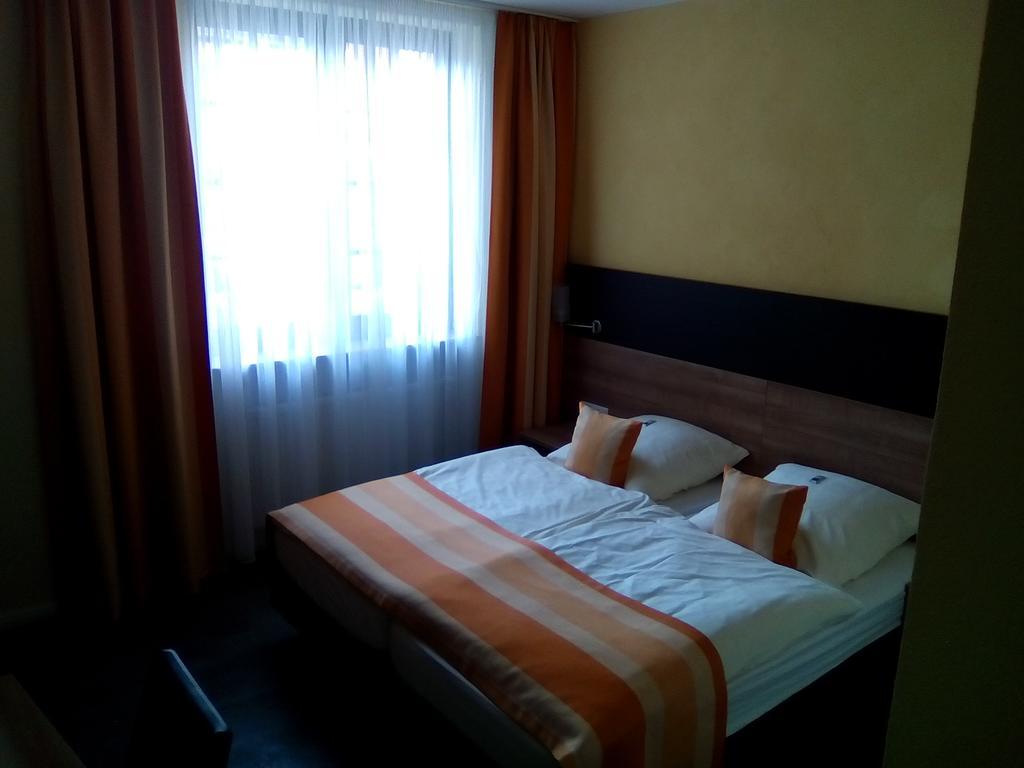 Hotel Trutzpfaff Speyer Bagian luar foto